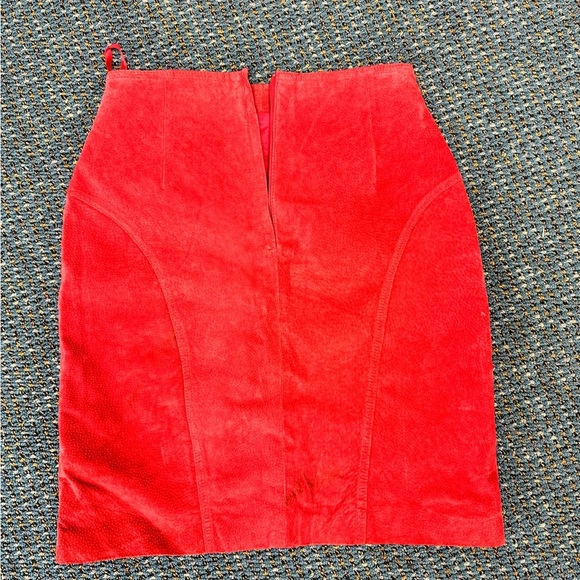 Red suede skirt from Korea - Picture 3 of 6